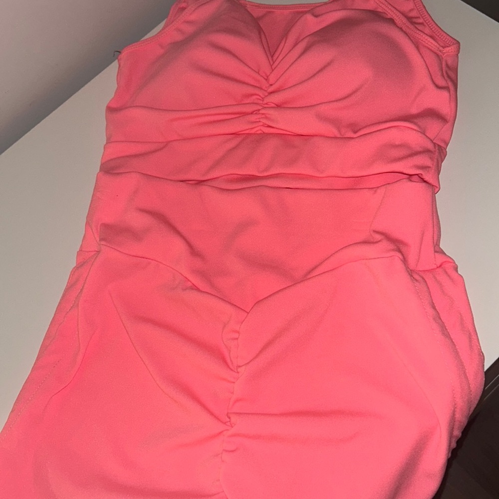 Super cute perfect for the gym